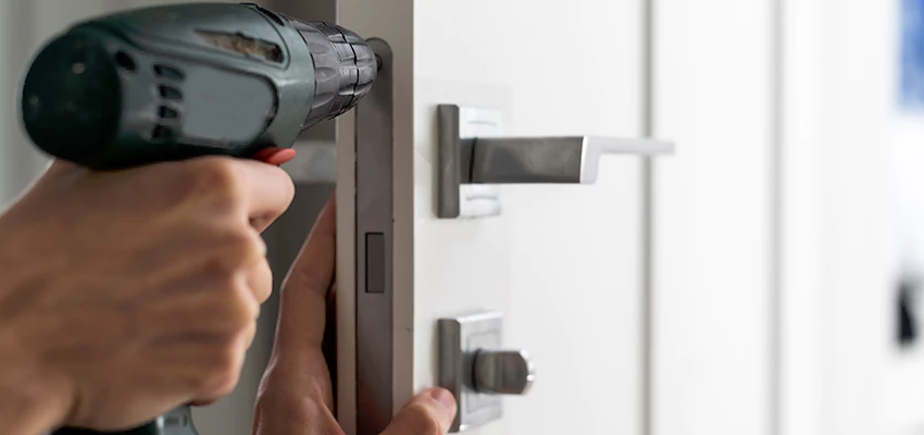 Locksmith For Lock Replacement Near Me in Egypt Lake Leto, FL